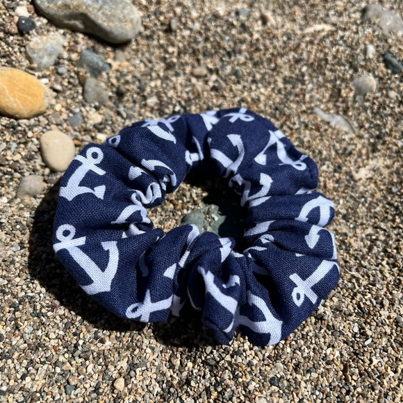 BUNDLE: 4 HANDMADE scrunchies & 1 HANDMADE headband for $27 (brand new)♥️🥰 - Picture 15 of 17